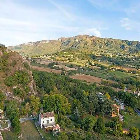 Charming Hillside Escape SantʼAgata Feltria